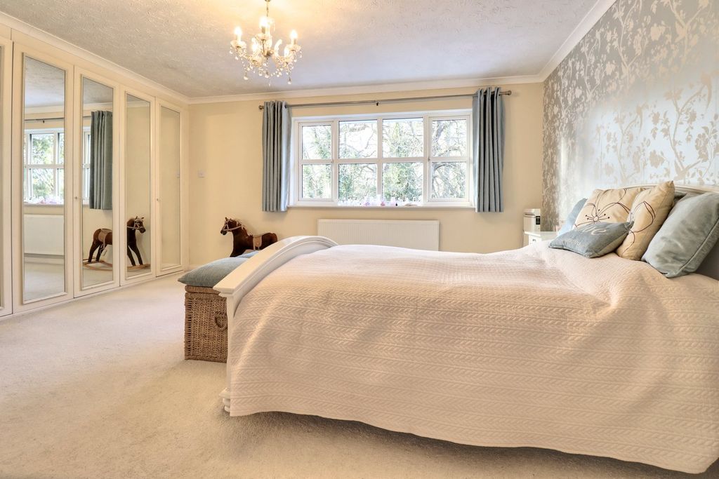 Additional image 14 of 5 bed detached house for saleWyldwood Close, Harlow CM17