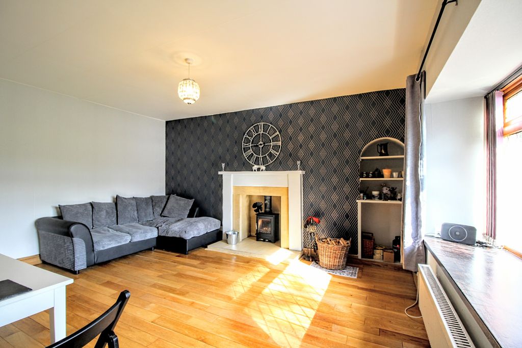 Property photo 2 of 13 Lounge