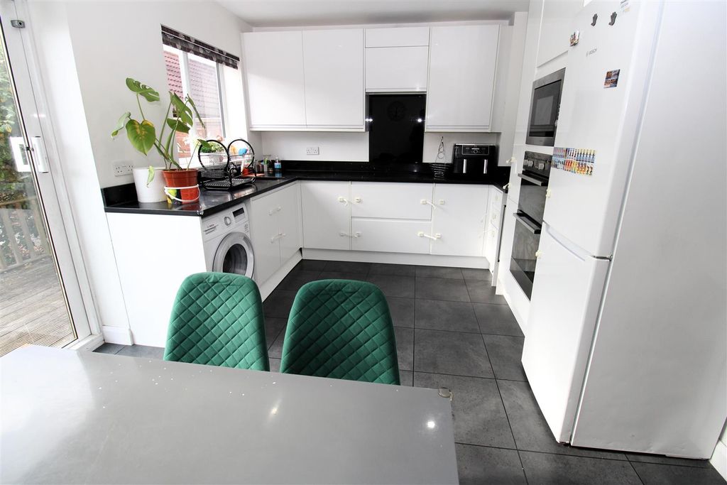 Property photo 2 of 17 Kitchen.Jpg