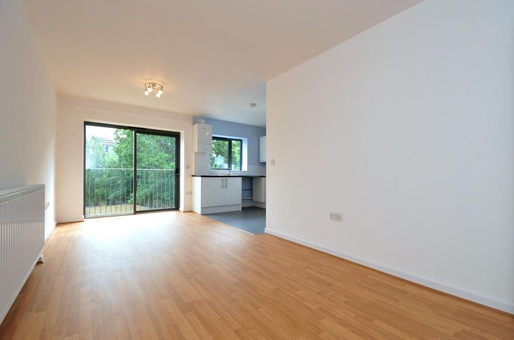 Property photo 3 of 7 Picture No. 11