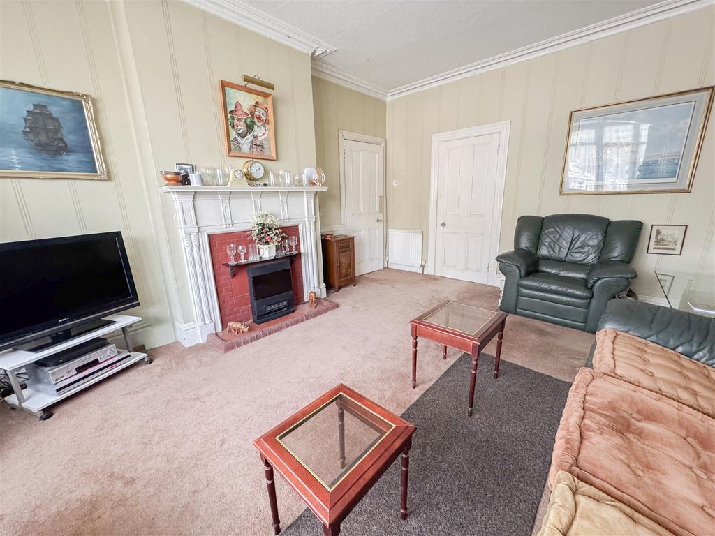 Property photo 2 of 21