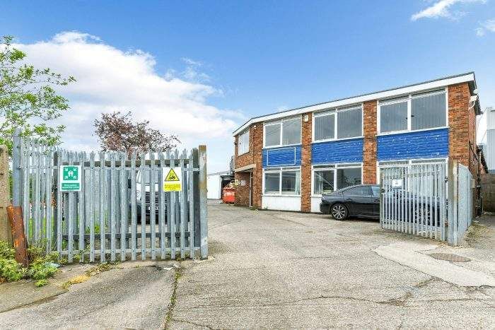 Property photo 1 of 6