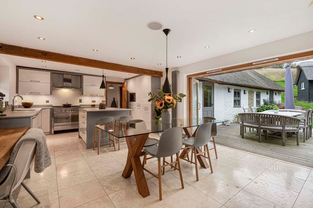 Property photo 2 of 23