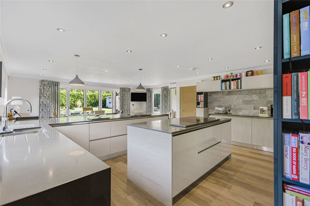 Property photo 2 of 15 Picture No. 03