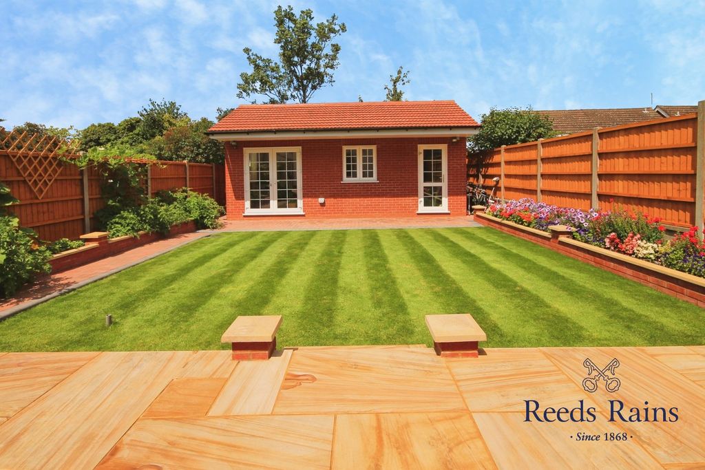 Property photo 2 of 16 Rear Garden