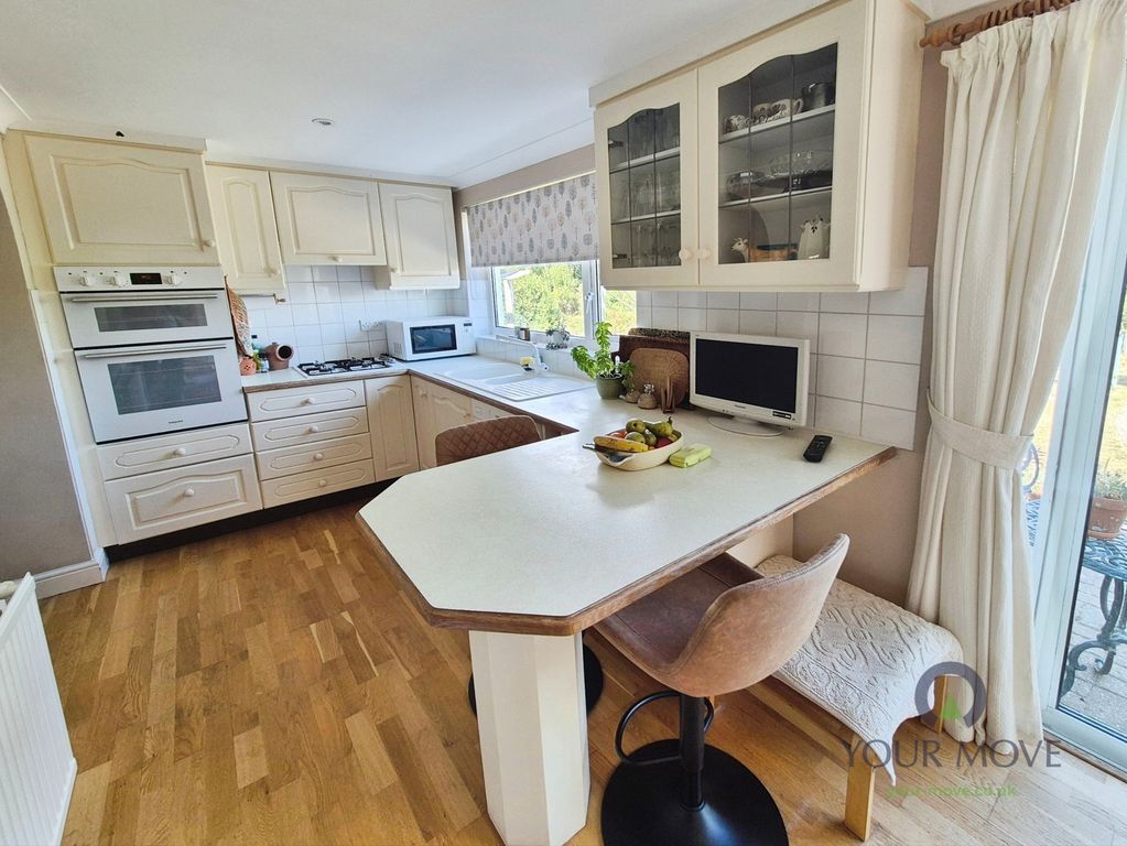 Property photo 3 of 32 Kitchen Area