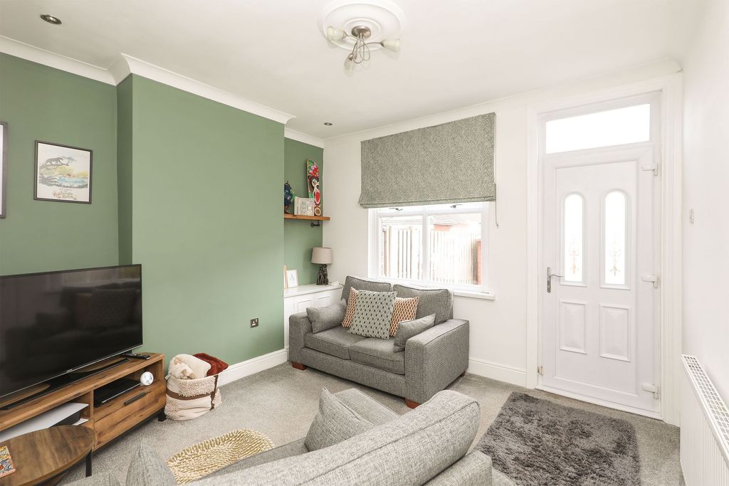 Property photo 3 of 17