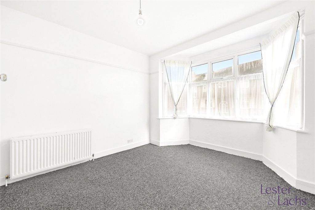 Property photo 3 of 16 Picture No. 09