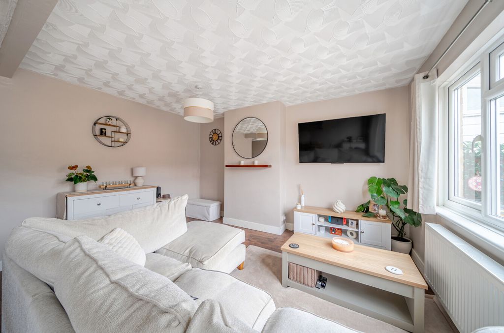 Property photo 2 of 15 1510723-14-6A857d...