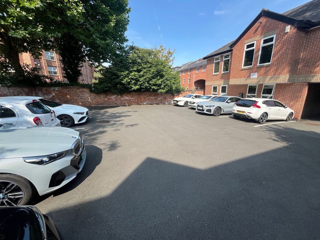 Property photo 2 of 3