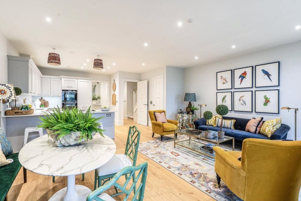 Property photo 3 of 17 House 182