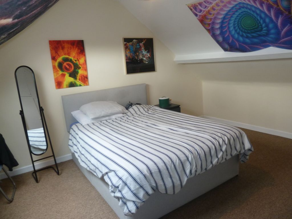 Property photo 3 of 5 Bedroom