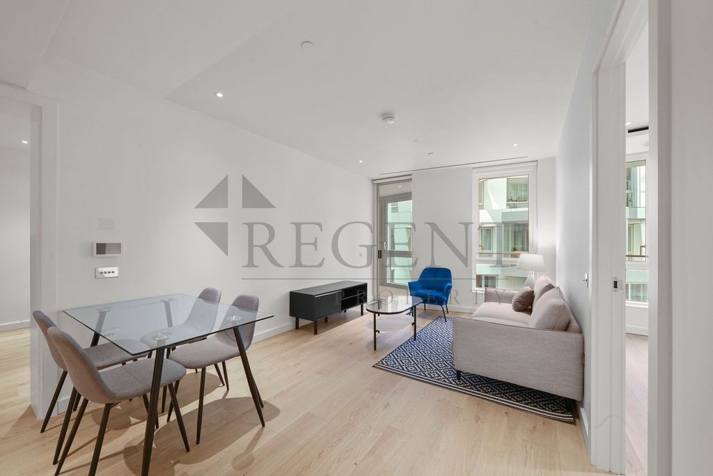 Property photo 3 of 15 Open Plan