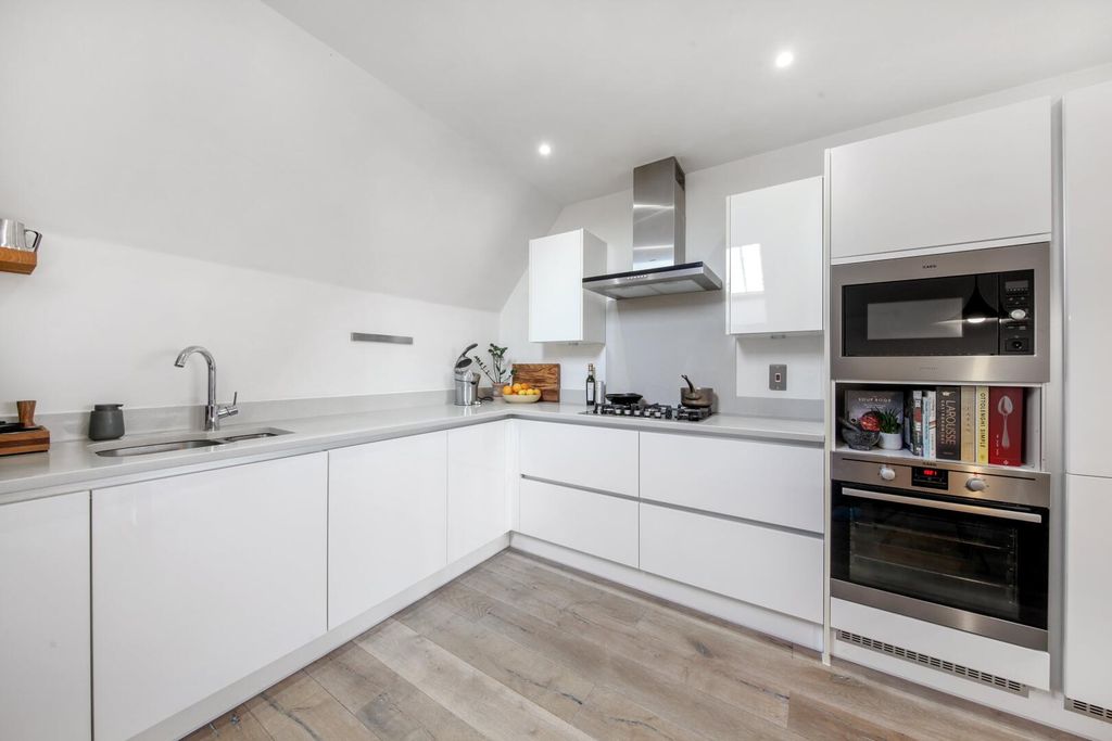Property photo 3 of 16 Kitchen