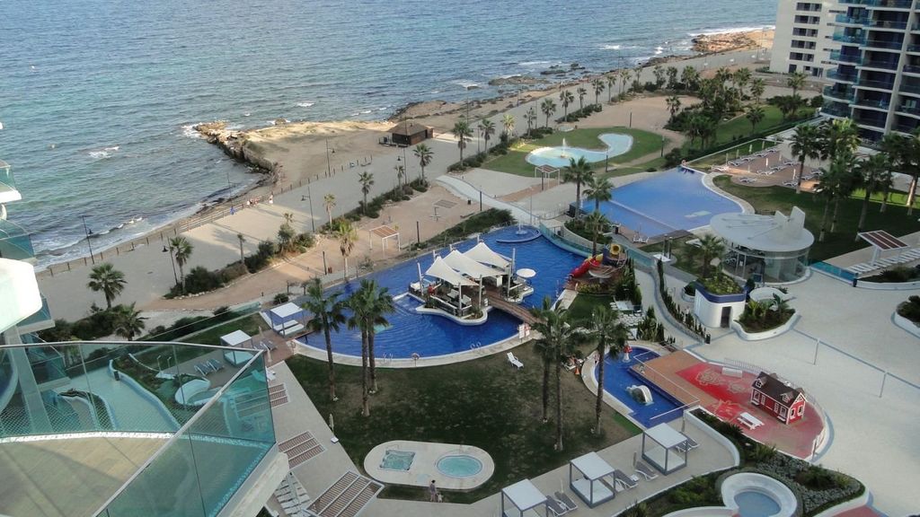 Property photo 1 of 40 Luxury Penthouse On A First-Line Beachfront Development With Spectacular Sea Views And Green Areas