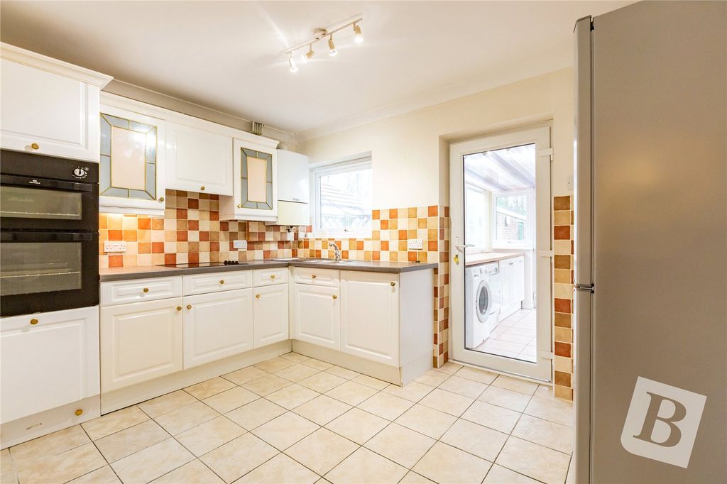 Property photo 2 of 15 Kitchen