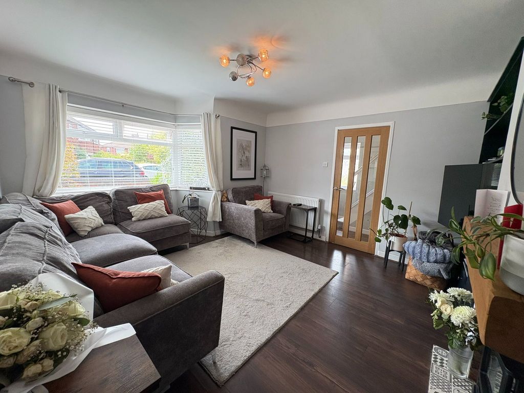 Property photo 2 of 31