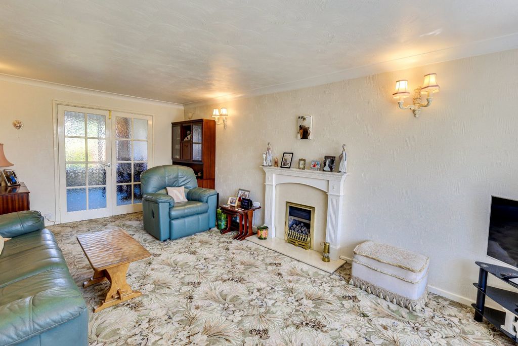 Property photo 2 of 28 Picture No. 35