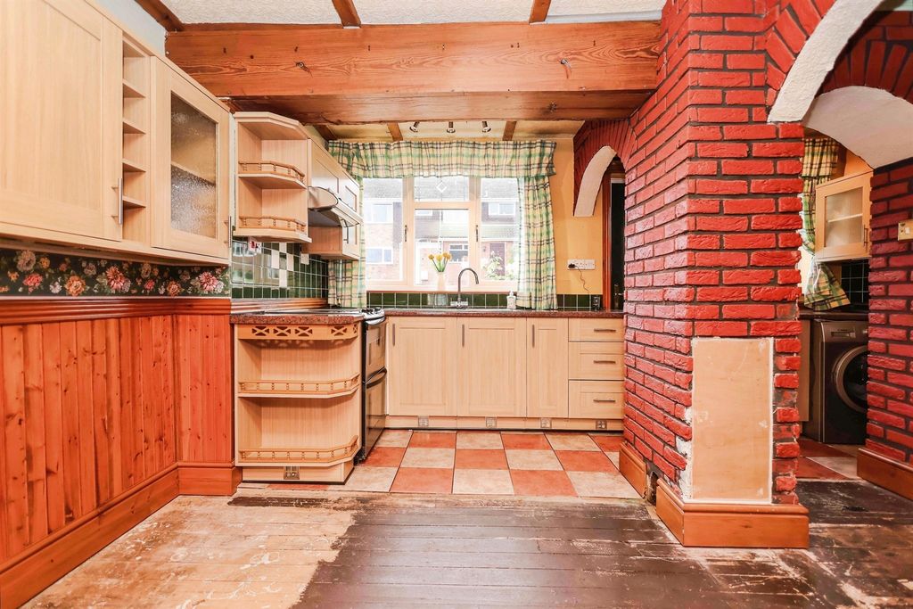 Property photo 3 of 16