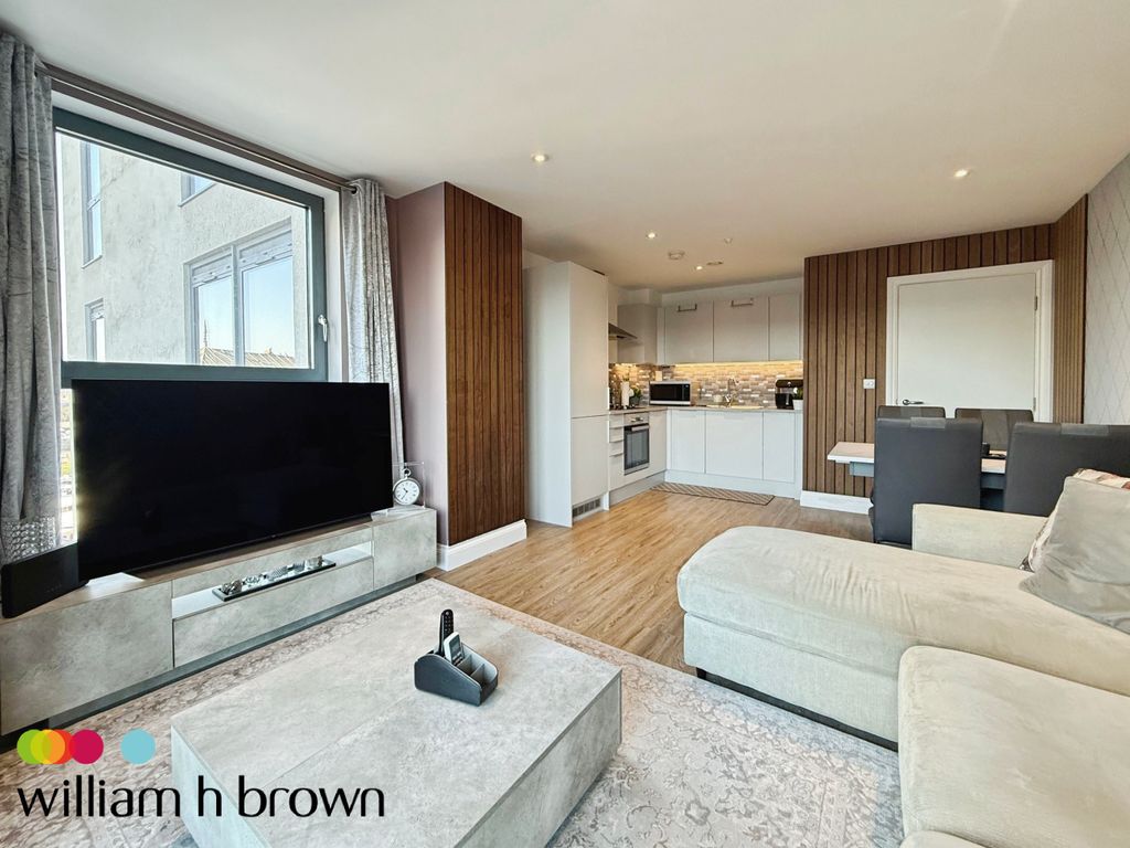 Property photo 3 of 11 Living Room