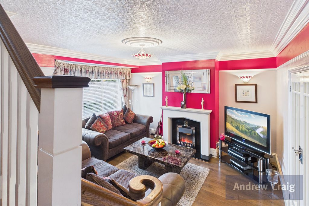 Property photo 2 of 23 Lounge