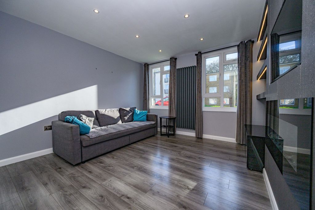 Property photo 2 of 14 Living Room