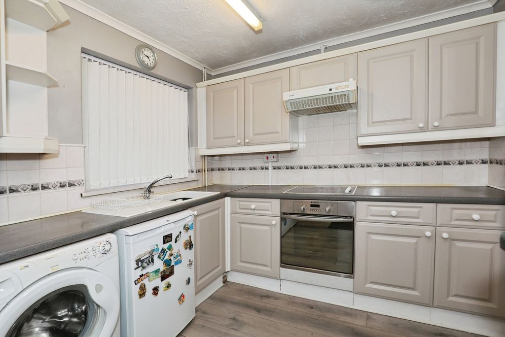 Property photo 3 of 20 Pbox-Img.Jpg