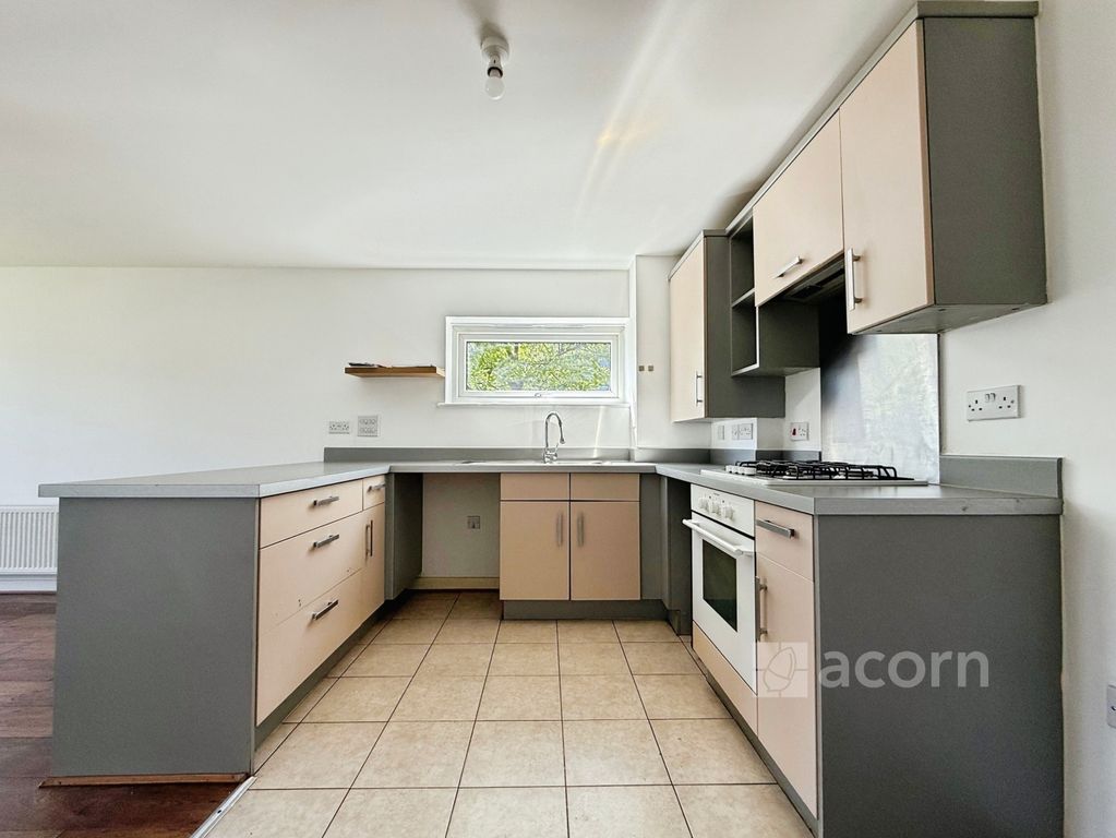 Property photo 2 of 9 1Fe7Bea4--4433-A3...