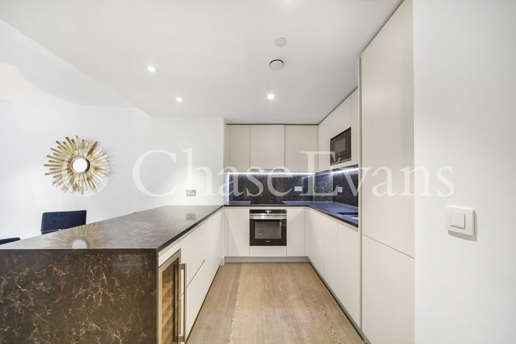 Property photo 3 of 16 Kitchen