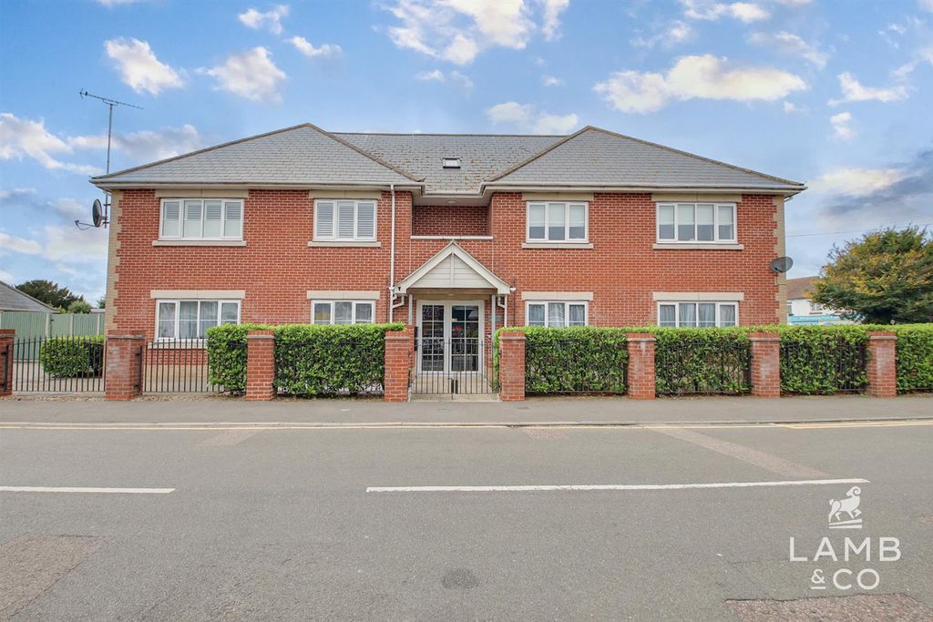 Property photo 1 of 11