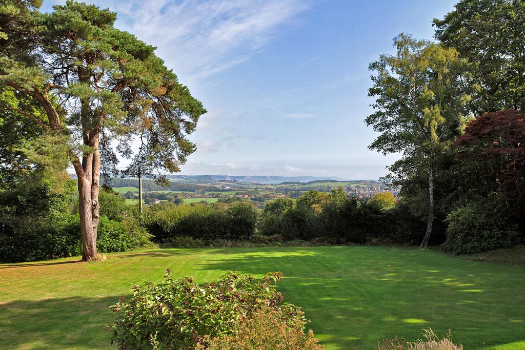 Property photo 3 of 22 Image