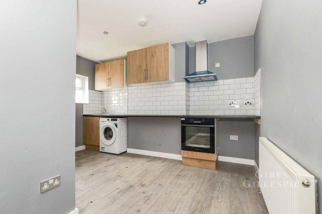 Property photo 3 of 11 Pbox-Img.Jpg