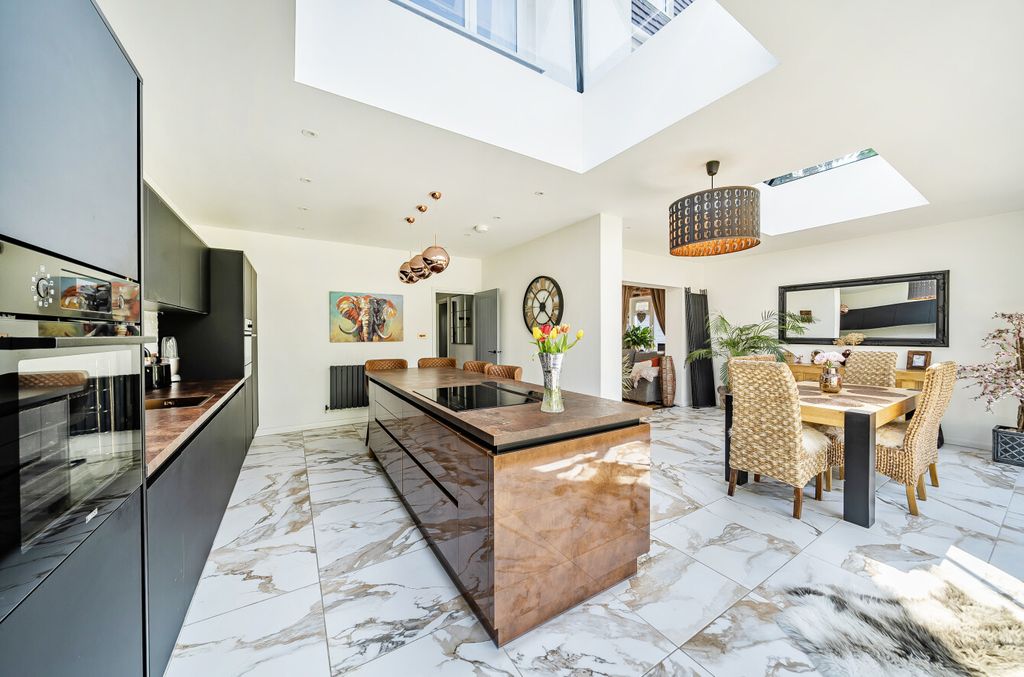 Property photo 2 of 28 1283101 (12).Jpg