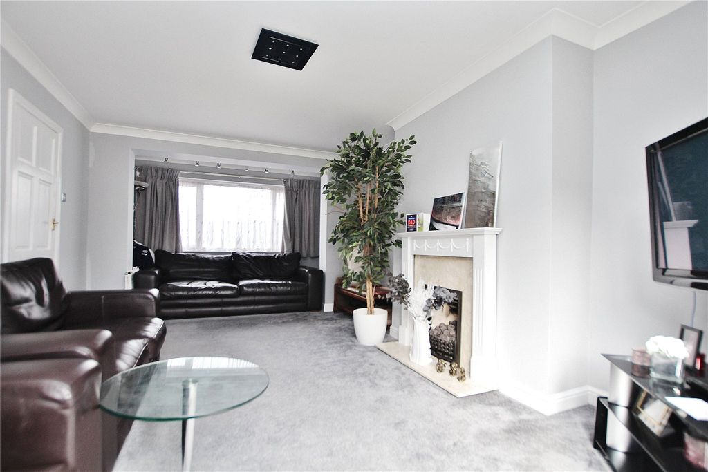 Property photo 3 of 23 Picture No. 04