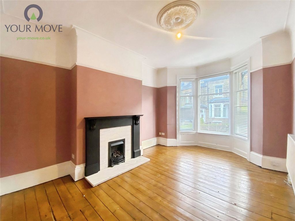 Property photo 2 of 21 Picture No. 12