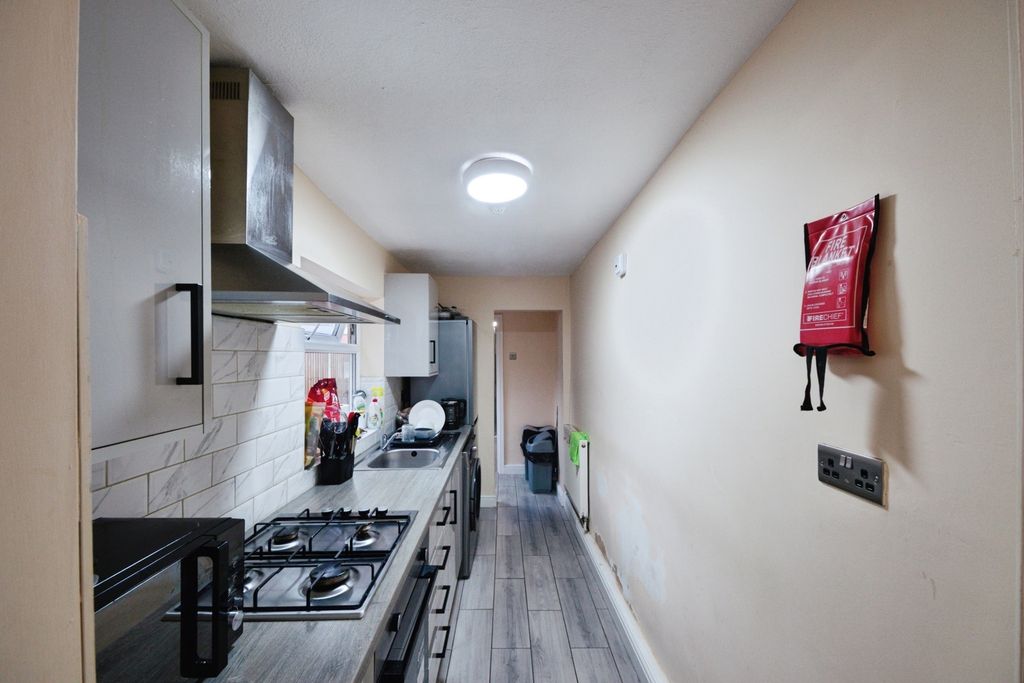 Property photo 3 of 16 Pbox-Img.Jpg