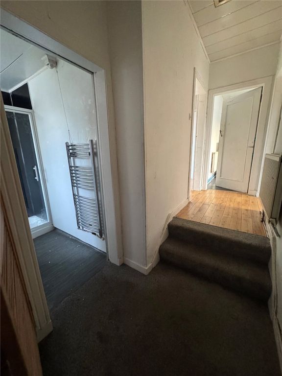 Property photo 2 of 14 Picture No. 12