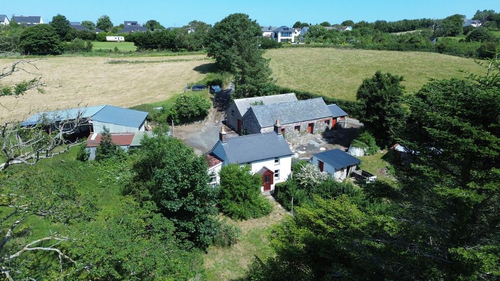 Property photo 2 of 40
