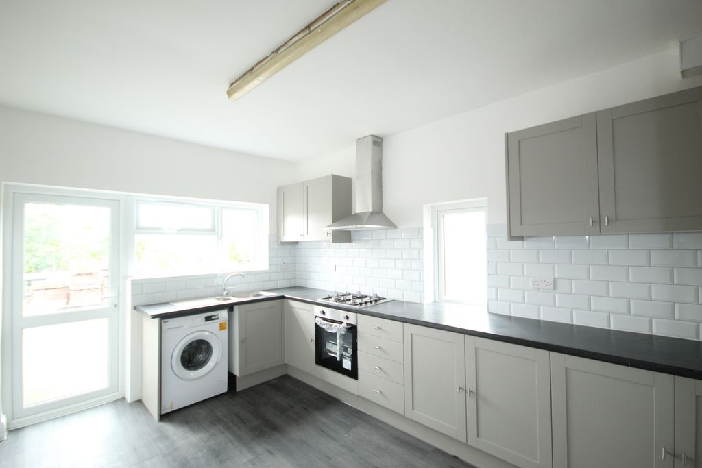 Property photo 1 of 10 Kenton Lane, Harrow, Middlesex, Ha3