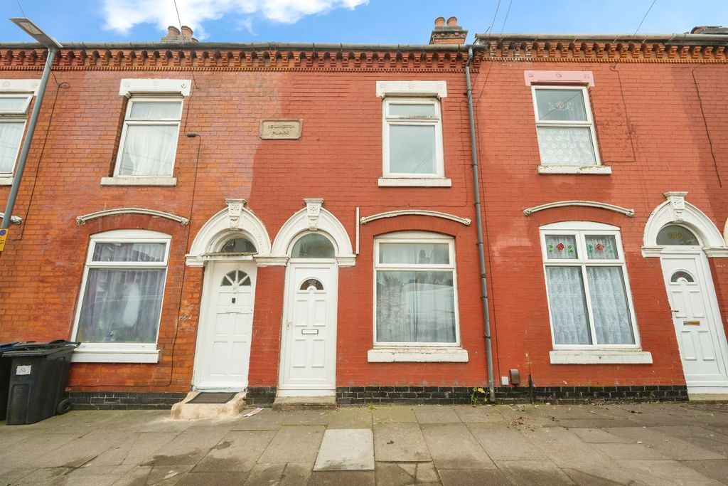 Property photo 1 of 12