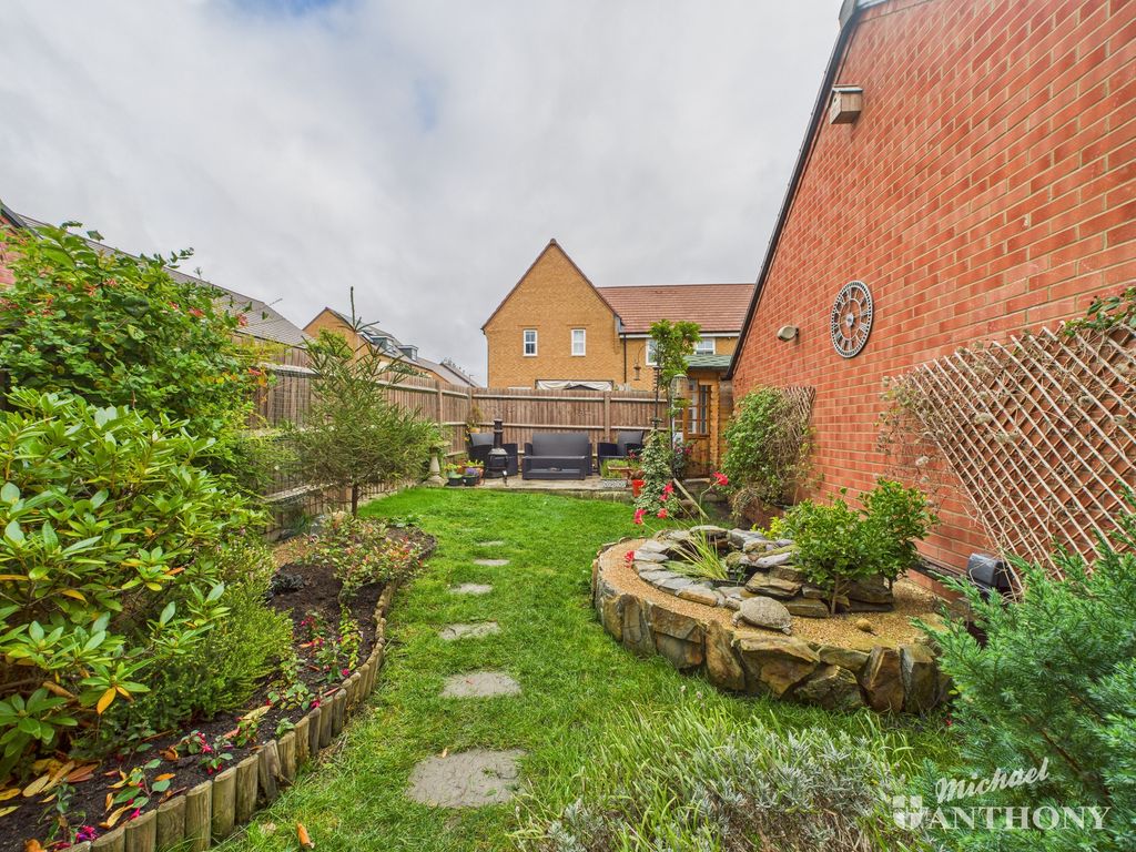 Property photo 3 of 21 Cam02773G0-Pr0367-Still023