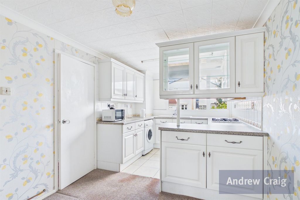 Property photo 3 of 22 Kitchen/Diner