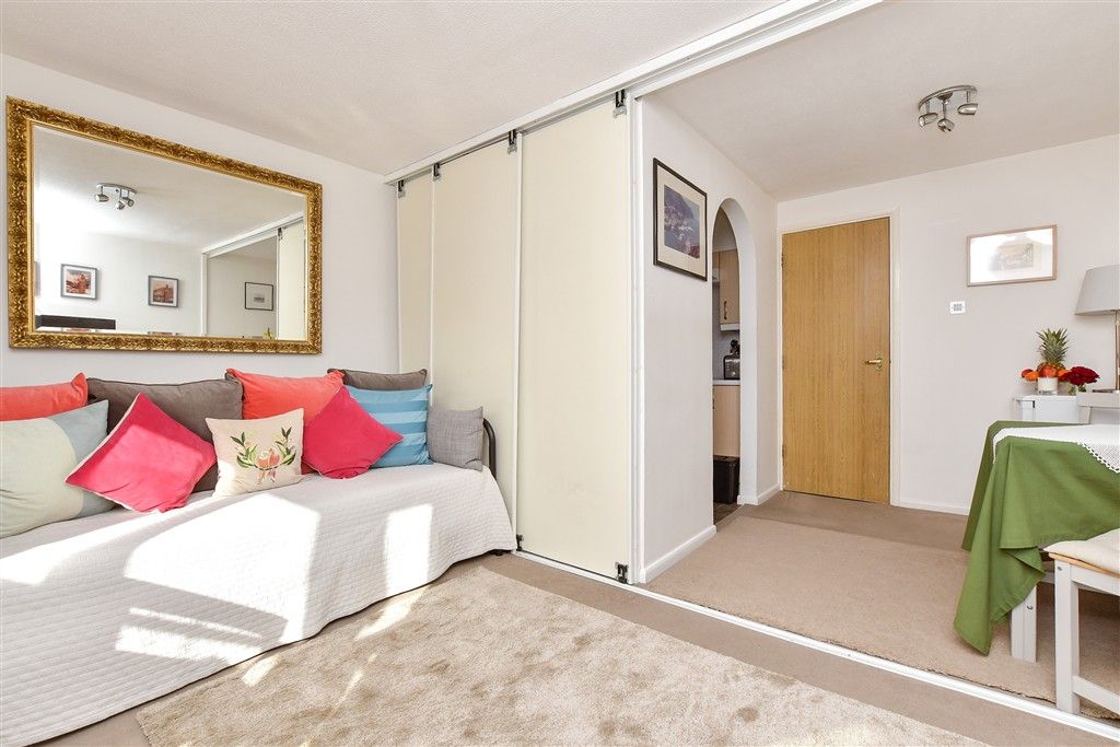 Property photo 2 of 7 Lounge / Diner