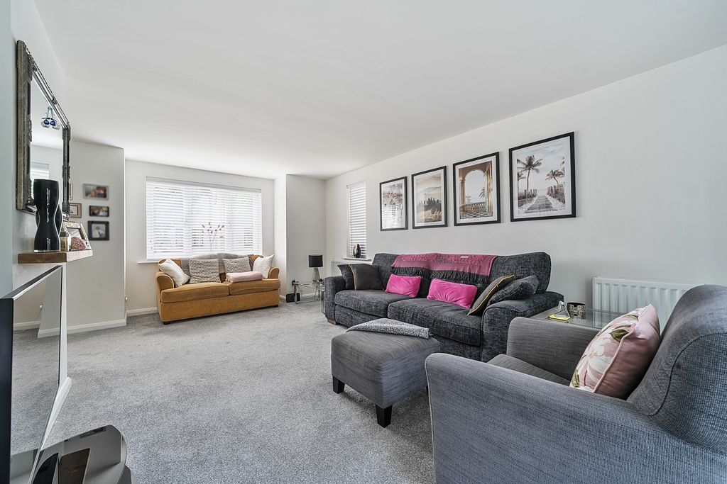 Property photo 3 of 21 1325393-14-6879117328065