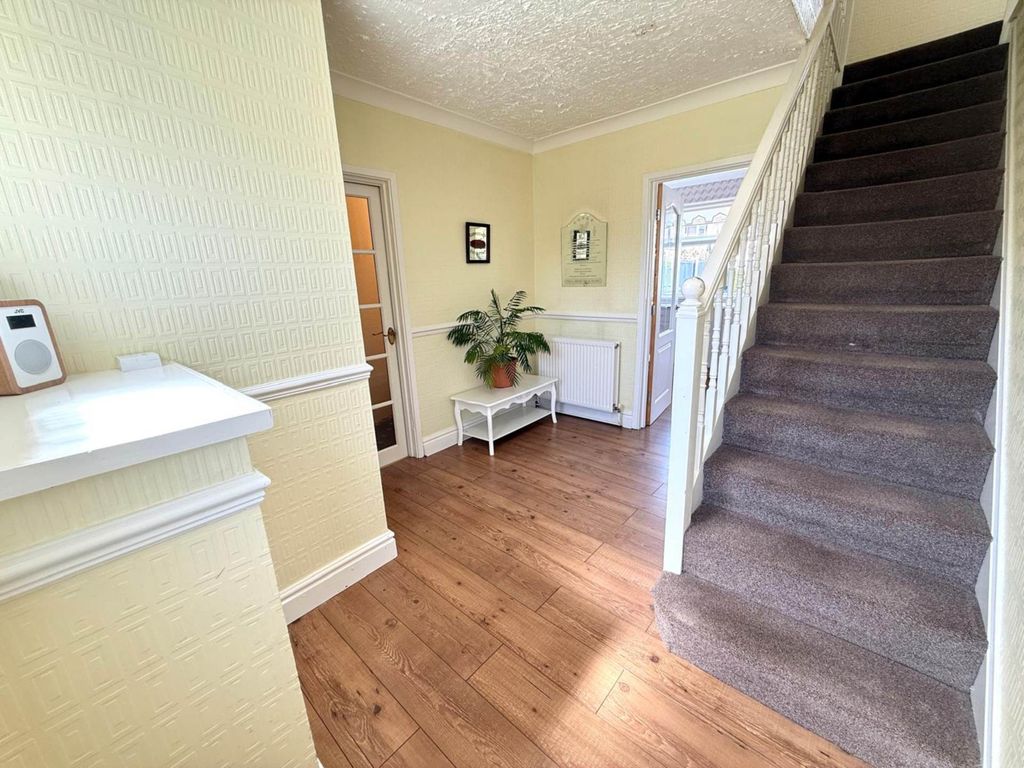 Property photo 3 of 24