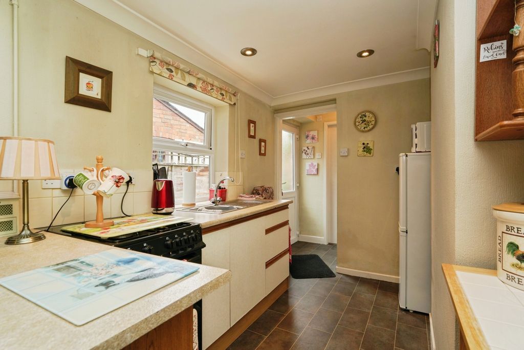 Property photo 2 of 17 Kitchen