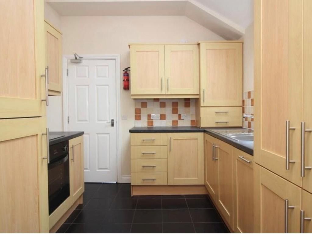 Property photo 2 of 11 Kitchen.Jpg