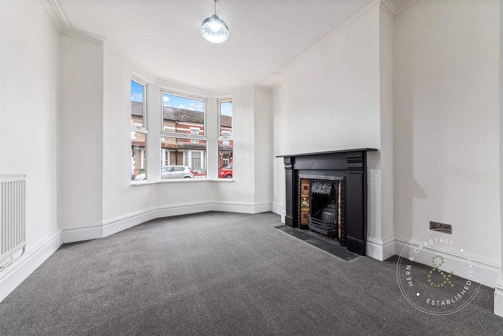 Property photo 2 of 37 Westmoreland-Street-12.Jpg