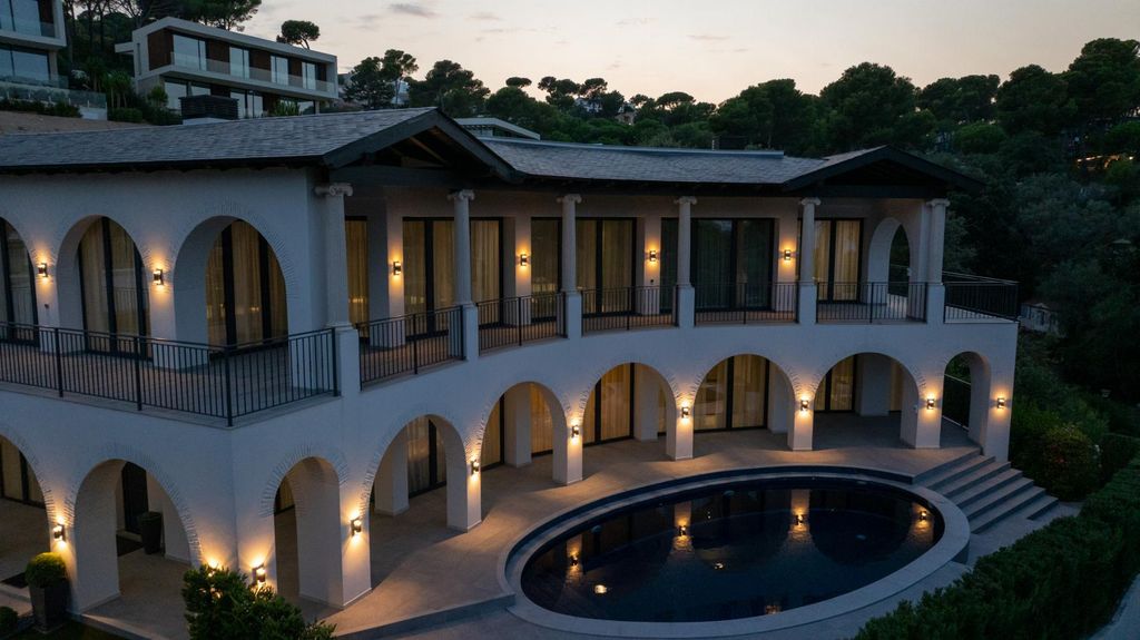 Property photo 1 of 38