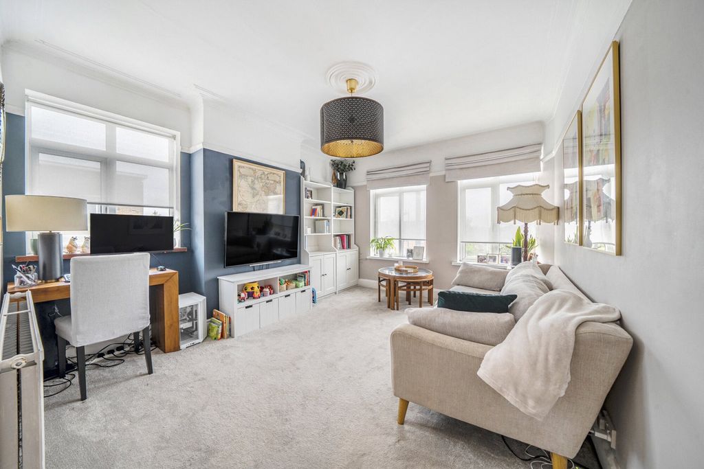 Property photo 1 of 12 1306666-1-684952E...